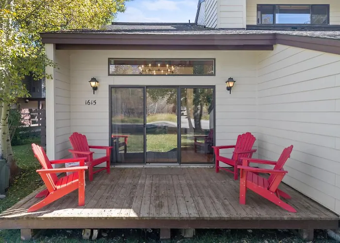 Rmr: Cinquefoil 1615 In The Aspenswilsonwy Apartment