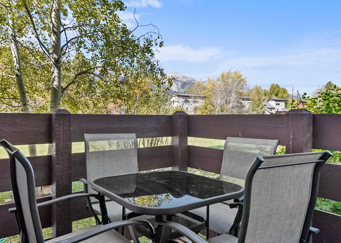 Apartment Rmr: Cinquefoil 1615 In The Aspenswilsonwy